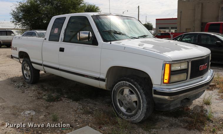 image for item DD0056 1993 GMC Sierra 1500 SLE Ext. Cab pickup truck
