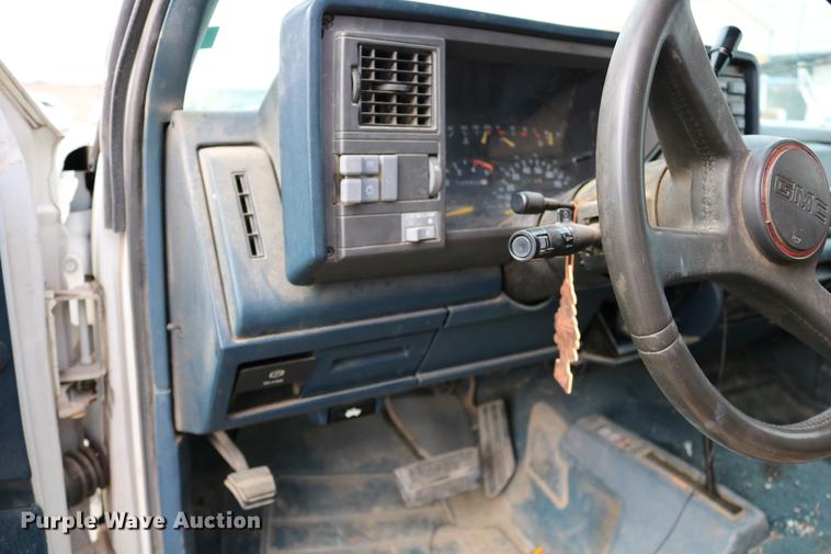image for item DD0056 1993 GMC Sierra 1500 SLE Ext. Cab pickup truck