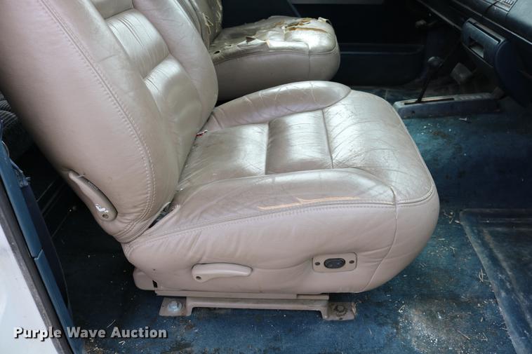 image for item DD0056 1993 GMC Sierra 1500 SLE Ext. Cab pickup truck
