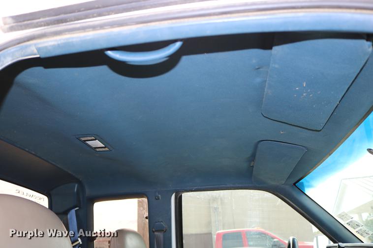 image for item DD0056 1993 GMC Sierra 1500 SLE Ext. Cab pickup truck