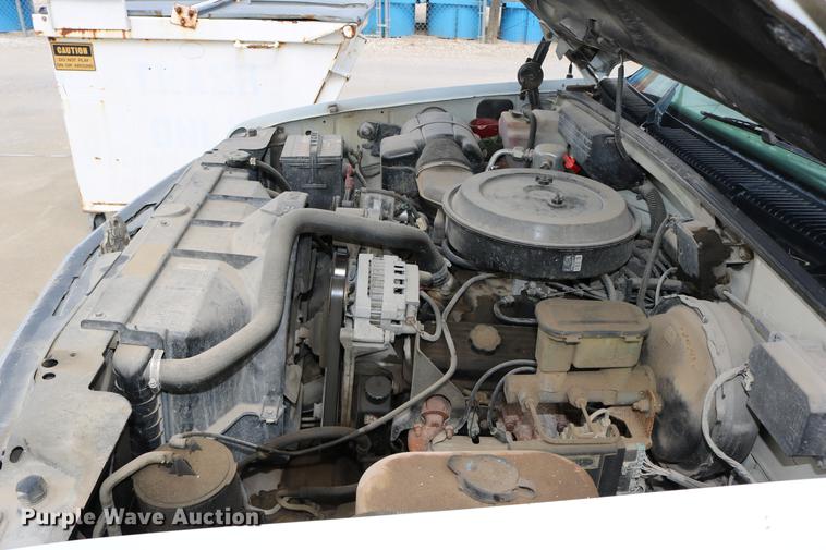 image for item DD0056 1993 GMC Sierra 1500 SLE Ext. Cab pickup truck