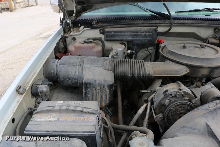 image for item DD0056 1993 GMC Sierra 1500 SLE Ext. Cab pickup truck