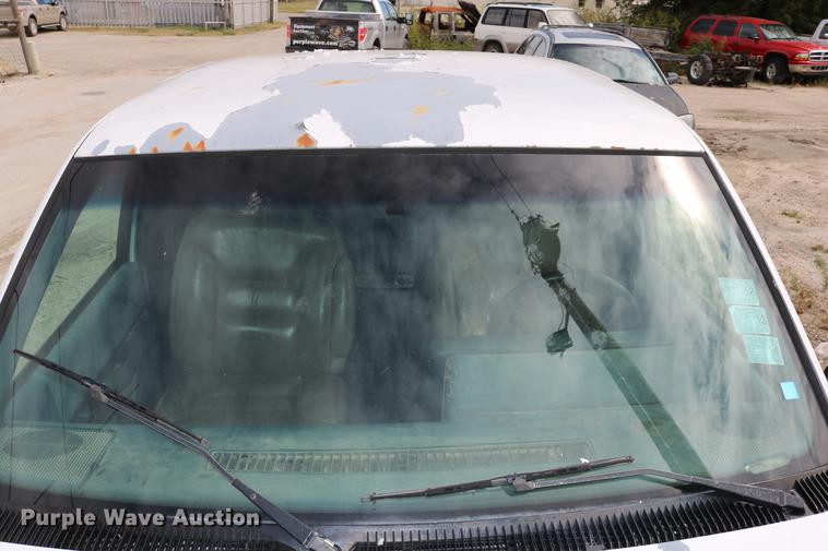 image for item DD0056 1993 GMC Sierra 1500 SLE Ext. Cab pickup truck