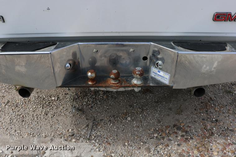 image for item DD0056 1993 GMC Sierra 1500 SLE Ext. Cab pickup truck