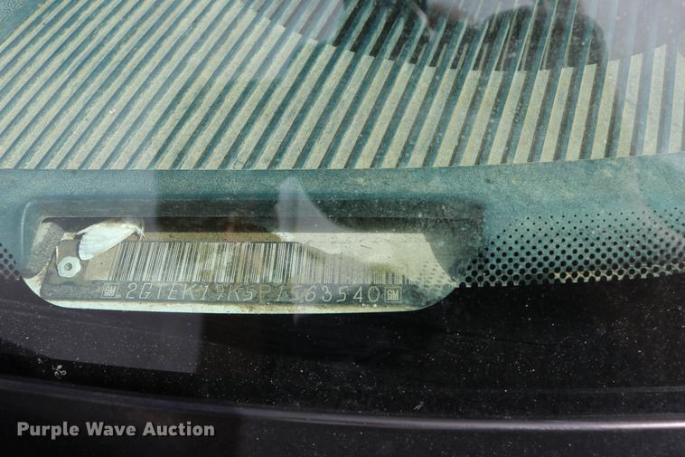 image for item DD0056 1993 GMC Sierra 1500 SLE Ext. Cab pickup truck