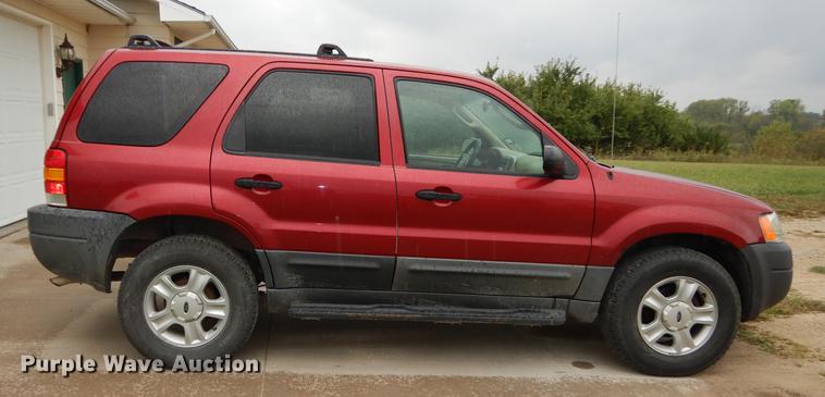 image for item DD0797 2004 Ford Escape XLT SUV