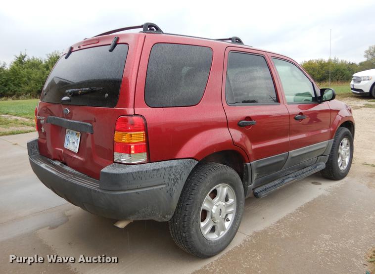 image for item DD0797 2004 Ford Escape XLT SUV