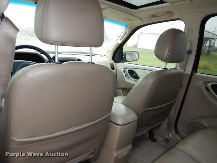 image for item DD0797 2004 Ford Escape XLT SUV