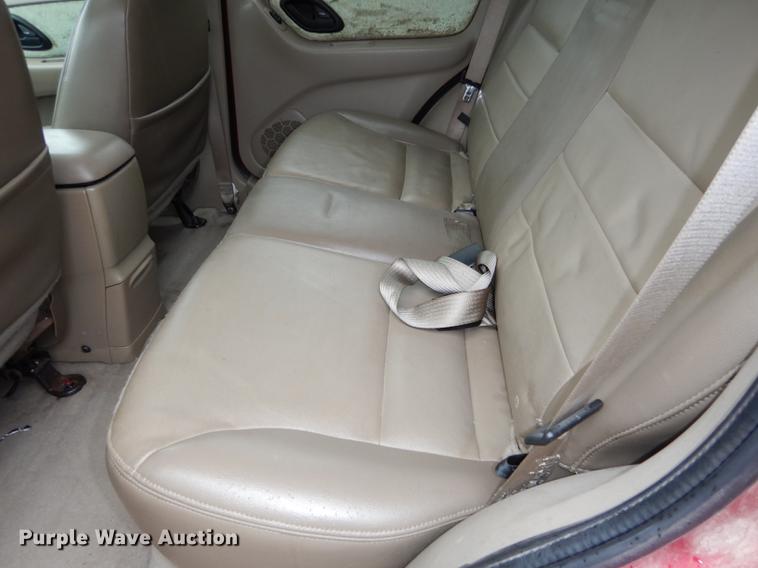 image for item DD0797 2004 Ford Escape XLT SUV