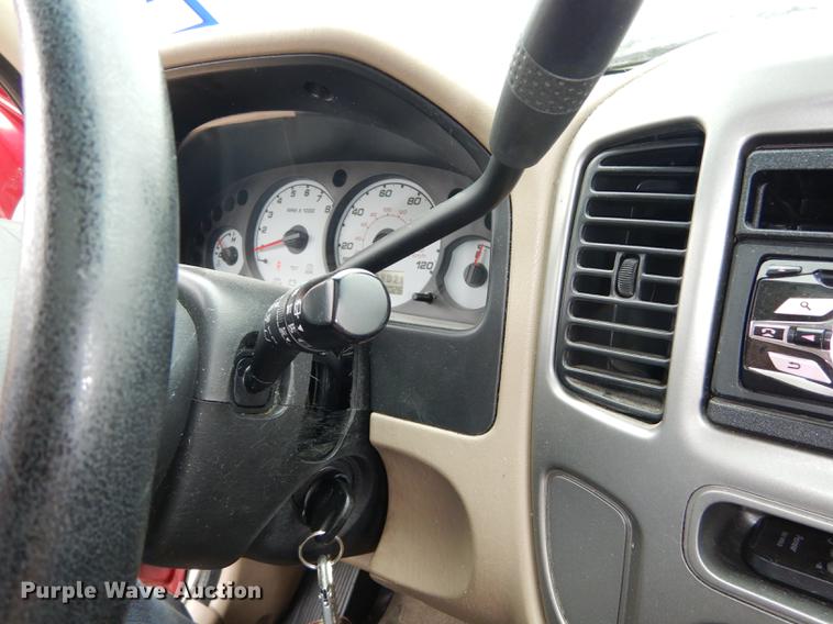 image for item DD0797 2004 Ford Escape XLT SUV