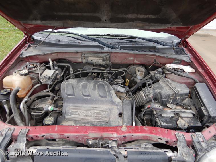 image for item DD0797 2004 Ford Escape XLT SUV