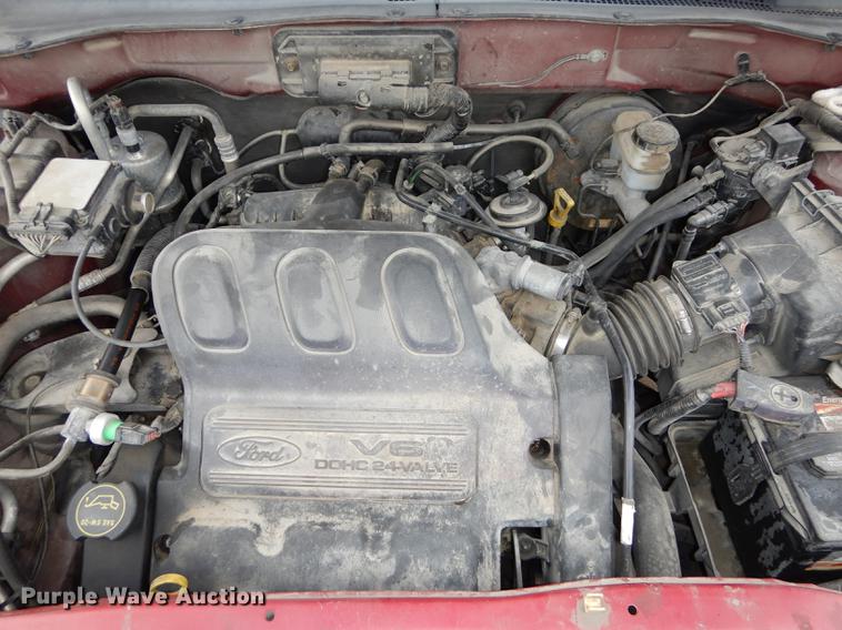 image for item DD0797 2004 Ford Escape XLT SUV