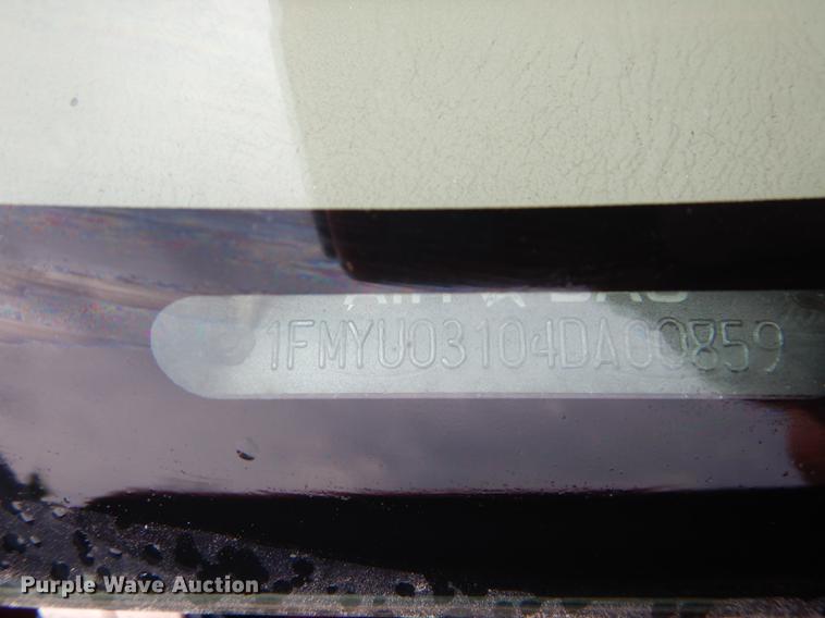 image for item DD0797 2004 Ford Escape XLT SUV