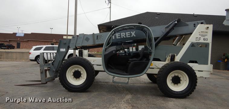 image for item DD0805 2005 Terex TH842C telehandler