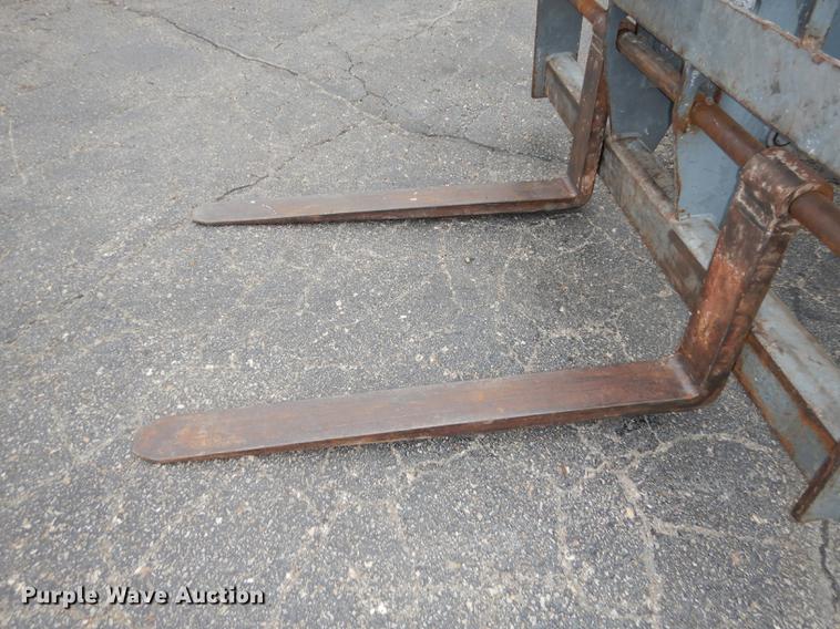 image for item DD0805 2005 Terex TH842C telehandler