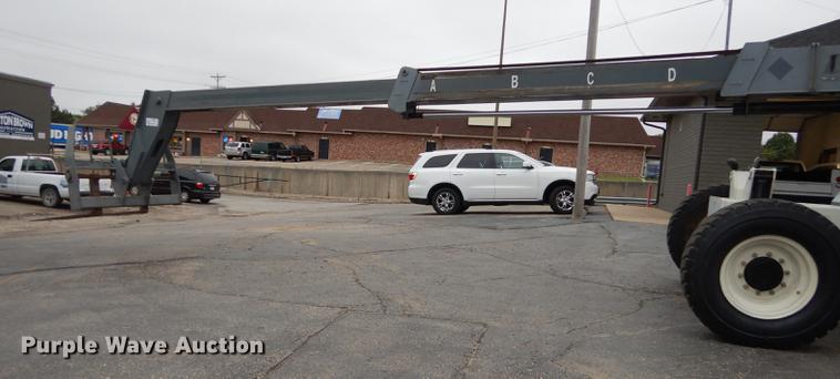 image for item DD0805 2005 Terex TH842C telehandler