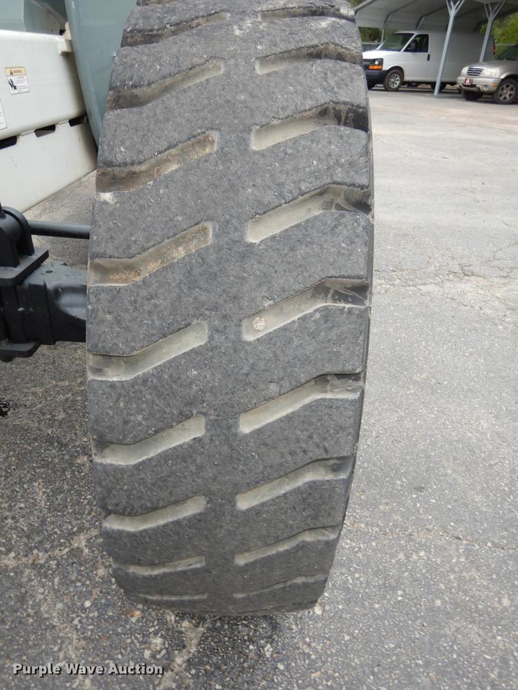 image for item DD0805 2005 Terex TH842C telehandler