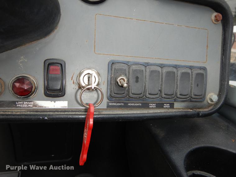 image for item DD0805 2005 Terex TH842C telehandler