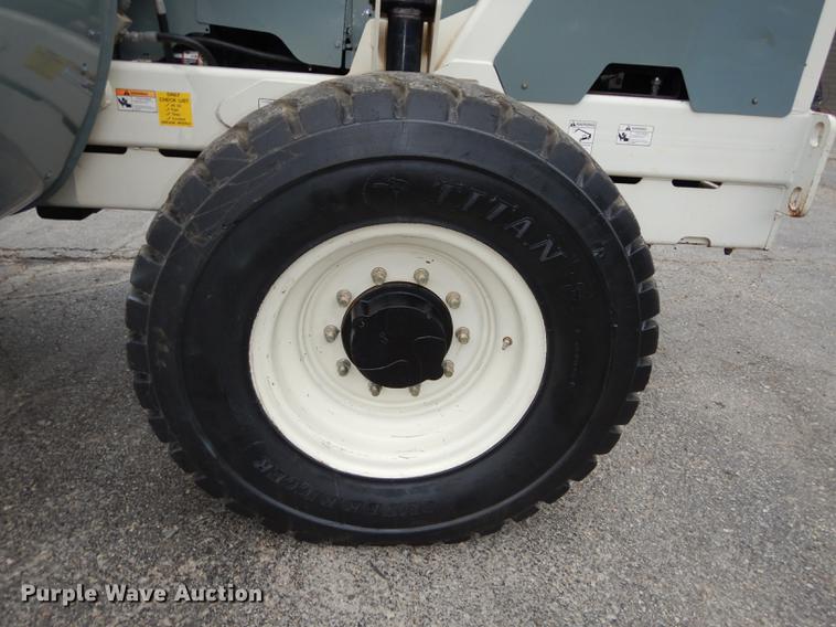 image for item DD0805 2005 Terex TH842C telehandler