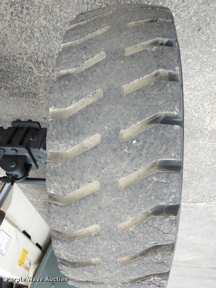 image for item DD0805 2005 Terex TH842C telehandler