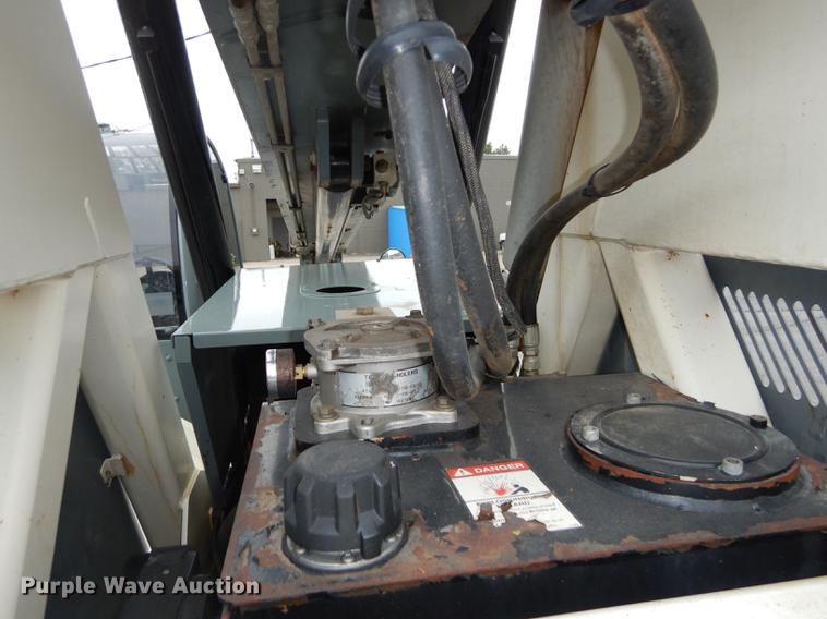 image for item DD0805 2005 Terex TH842C telehandler