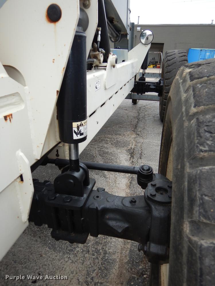 image for item DD0805 2005 Terex TH842C telehandler