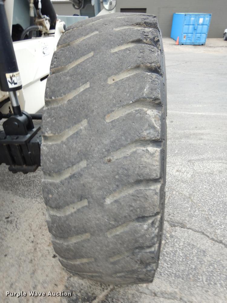 image for item DD0805 2005 Terex TH842C telehandler