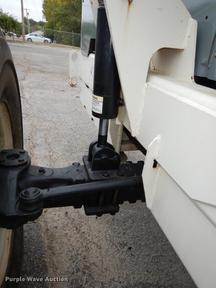 image for item DD0805 2005 Terex TH842C telehandler