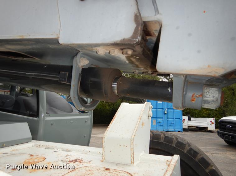 image for item DD0805 2005 Terex TH842C telehandler