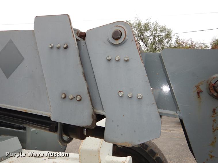 image for item DD0805 2005 Terex TH842C telehandler