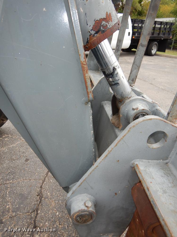 image for item DD0805 2005 Terex TH842C telehandler