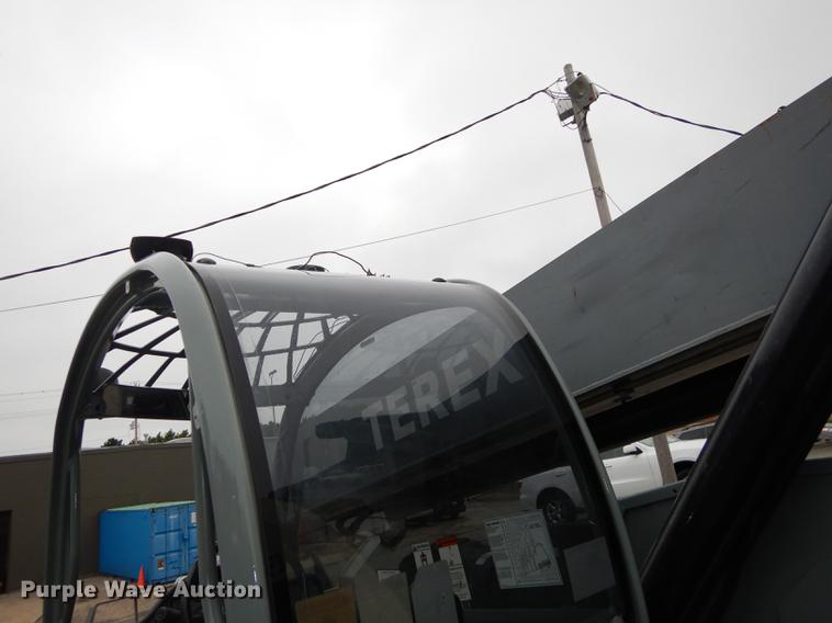 image for item DD0805 2005 Terex TH842C telehandler