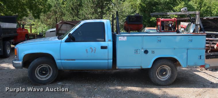 image for item DD1647 1994 Chevrolet 2500HD utility bed pickup truck