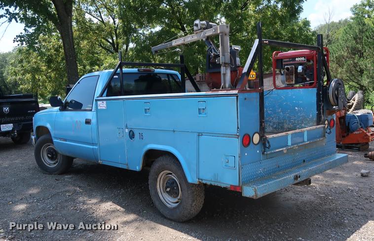 image for item DD1647 1994 Chevrolet 2500HD utility bed pickup truck