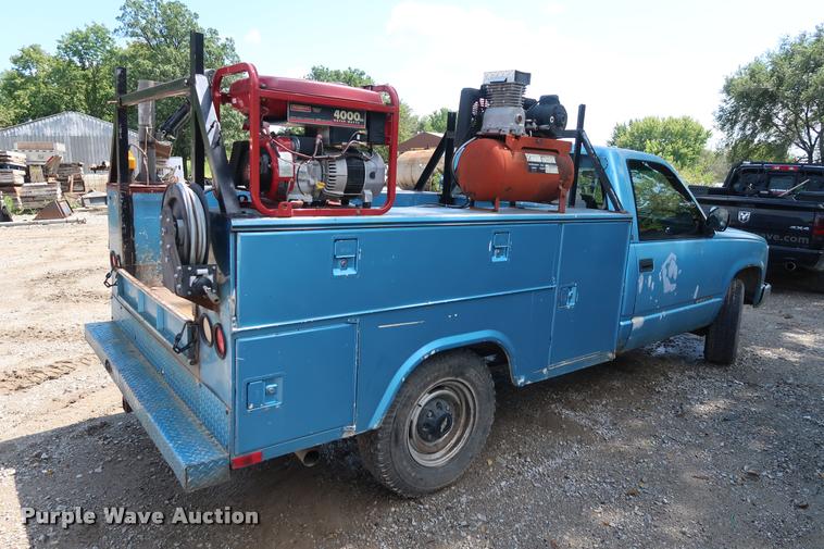 image for item DD1647 1994 Chevrolet 2500HD utility bed pickup truck