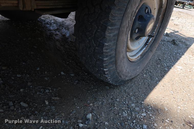 image for item DD1647 1994 Chevrolet 2500HD utility bed pickup truck