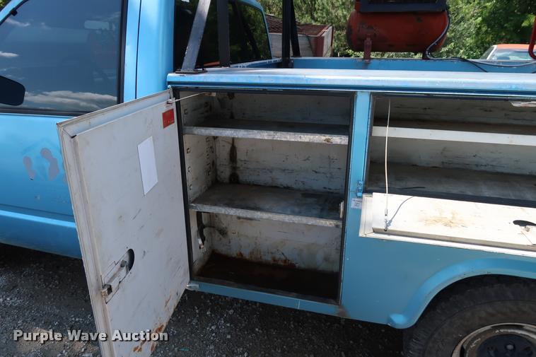 image for item DD1647 1994 Chevrolet 2500HD utility bed pickup truck