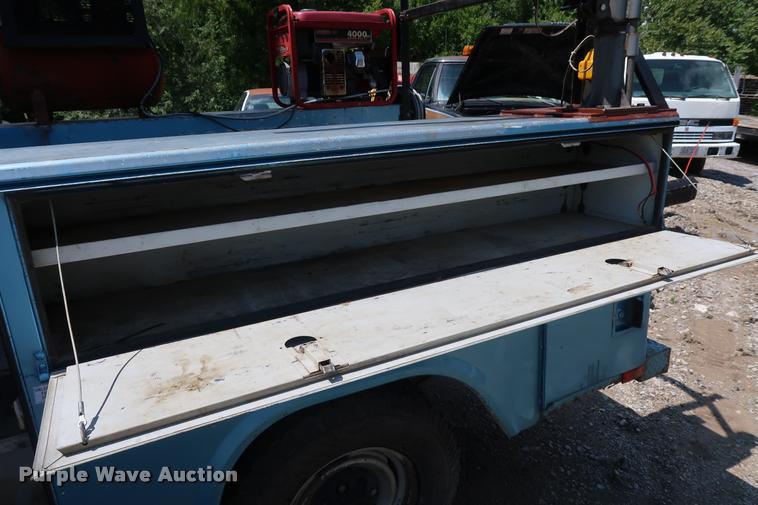 image for item DD1647 1994 Chevrolet 2500HD utility bed pickup truck