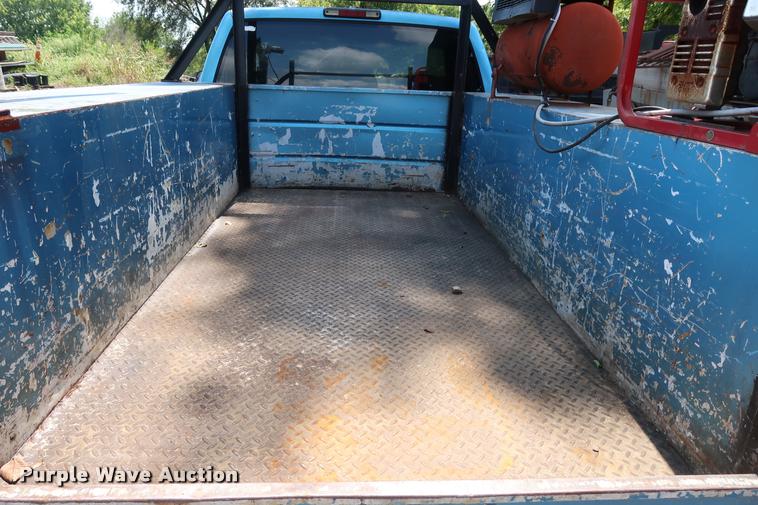 image for item DD1647 1994 Chevrolet 2500HD utility bed pickup truck
