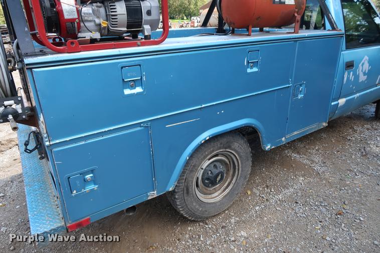 image for item DD1647 1994 Chevrolet 2500HD utility bed pickup truck