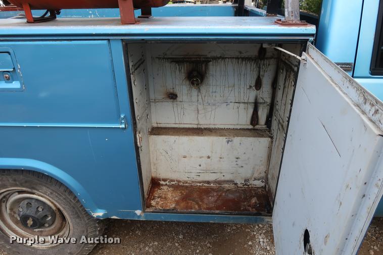 image for item DD1647 1994 Chevrolet 2500HD utility bed pickup truck