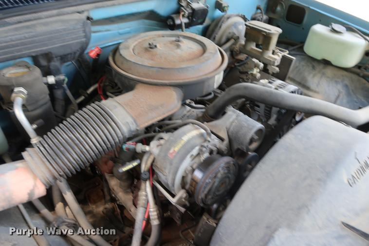 image for item DD1647 1994 Chevrolet 2500HD utility bed pickup truck