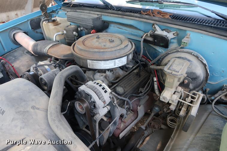 image for item DD1647 1994 Chevrolet 2500HD utility bed pickup truck