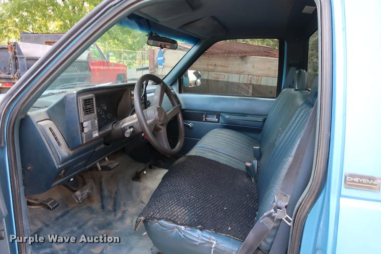 image for item DD1647 1994 Chevrolet 2500HD utility bed pickup truck