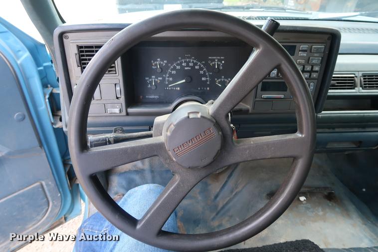 image for item DD1647 1994 Chevrolet 2500HD utility bed pickup truck