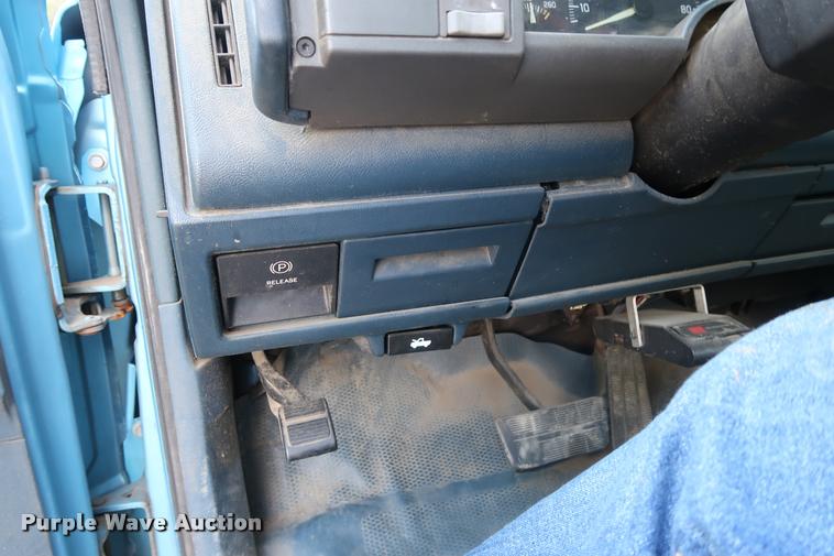 image for item DD1647 1994 Chevrolet 2500HD utility bed pickup truck