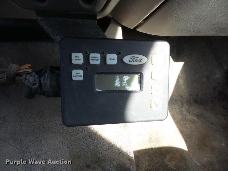 image for item DD2006 2000 Ford F550 flatbed truck