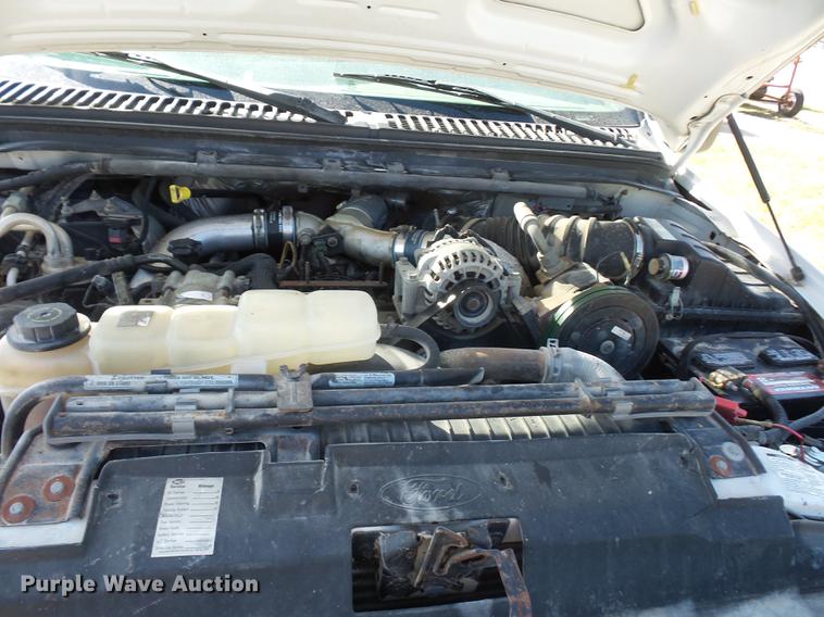 image for item DD2006 2000 Ford F550 flatbed truck