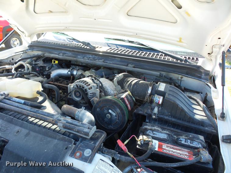 image for item DD2006 2000 Ford F550 flatbed truck