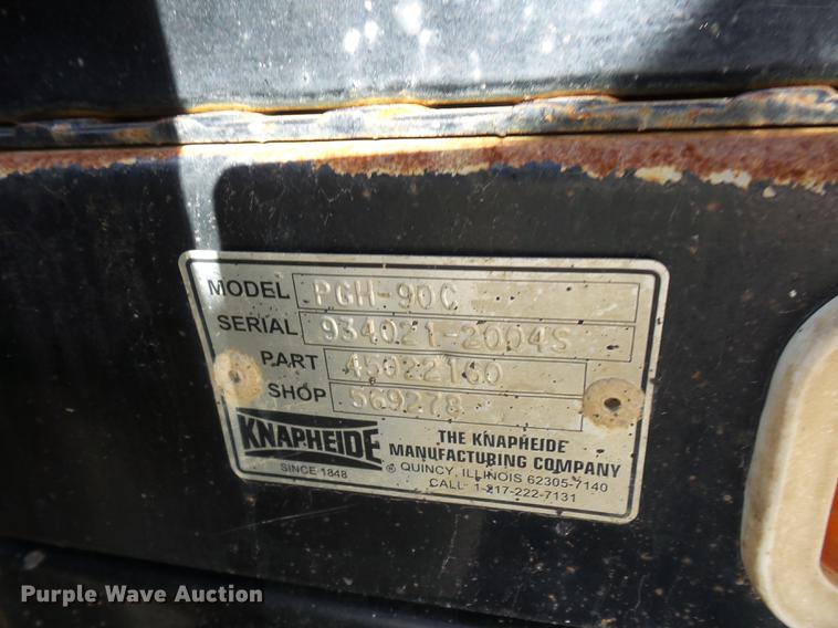 image for item DD2007 2005 Chevrolet Silverado 3500 flatbed pickup truck